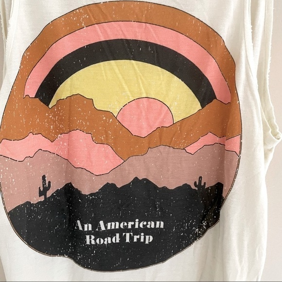 Project Social T Urban Outfitters Across the West
American Road trip graphic T - Picture 5 of 12